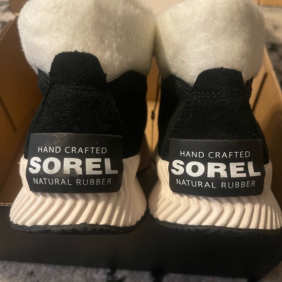 NEW Sorel waterproof boots - Picture 5 of 6